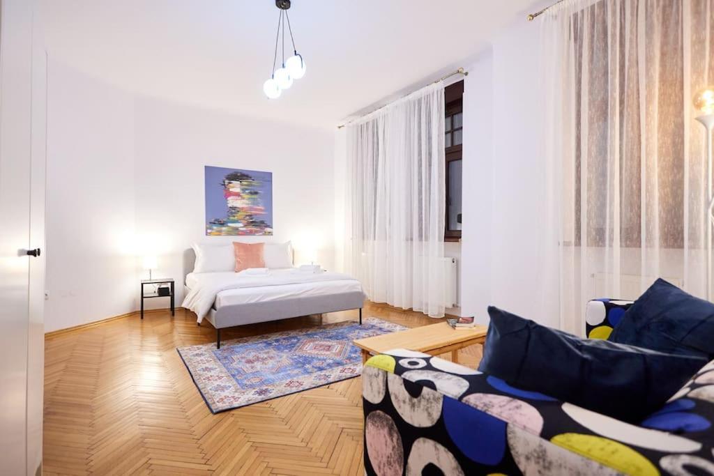 Caragiale Apartment Bucharest Exterior photo